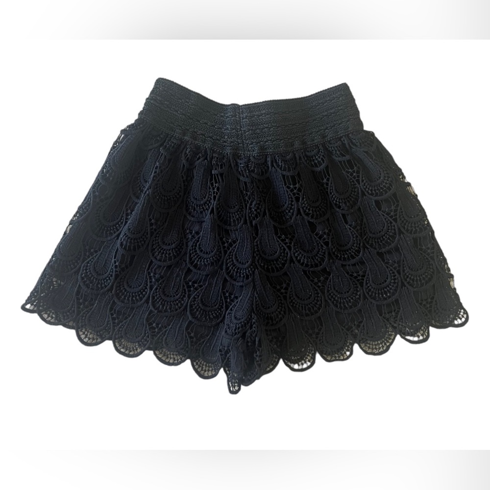 Bongo Romantic Feminine Crochet Lace Scalloped Hem Shorts
